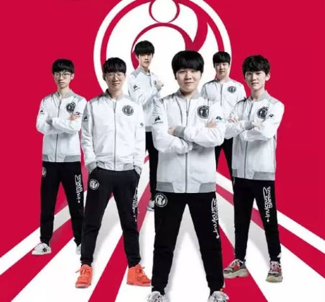 库里和詹姆斯的史诗级联手！美媒晒勇士湖人交易细节，其他球队作何反击