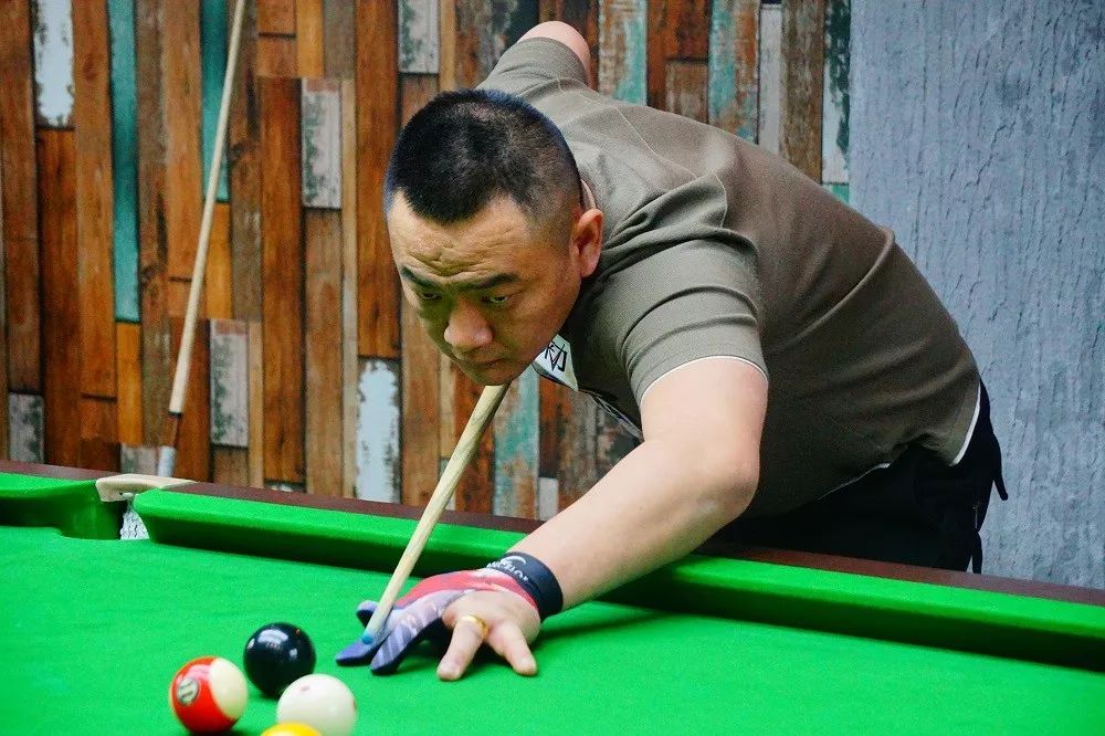 哈登：最有趣的是得分连续得分那种篮球不断入网的感觉.