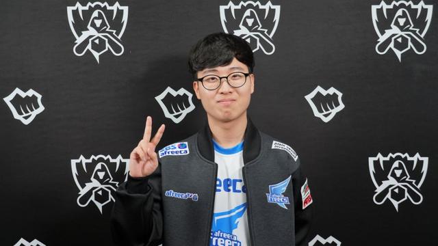 记者:巴萨上费兰-托雷斯还不如少一人作战